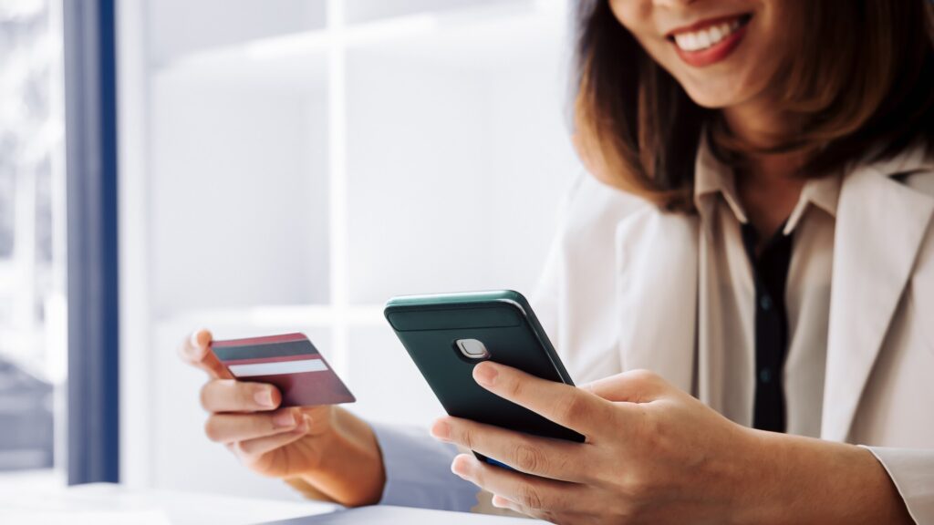 Last-Minute Shoppers? Time to Shine!